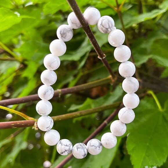 Howlite Crystal Gemstone Bracelet Handmade 7in - Picture 5 of 5